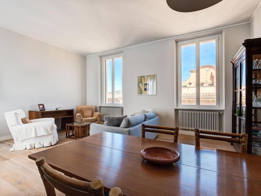 Vatican Luxury Apartment *